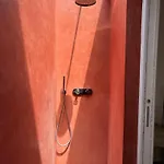 Alora Boutique 3* ليتشي