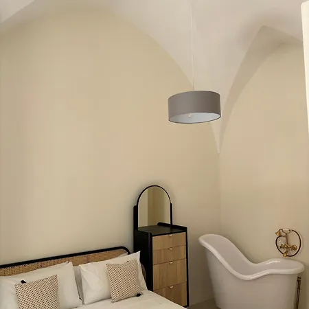 Alora Boutique Bed & Breakfast *
