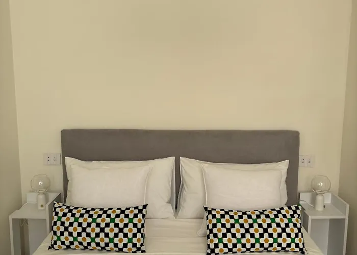 Alora Boutique Panzió Lecce