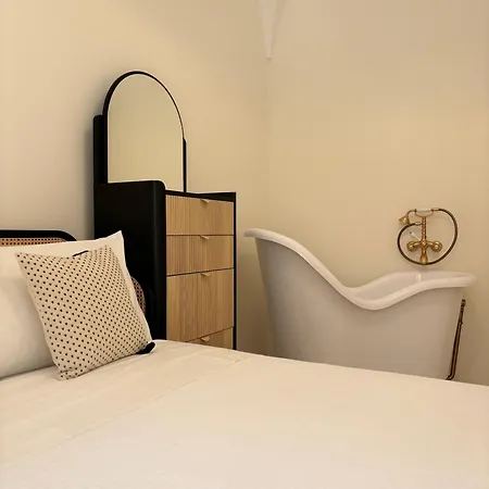 Alora Boutique