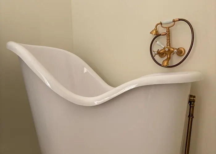 לינה וארוחת בוקר Alora Boutique