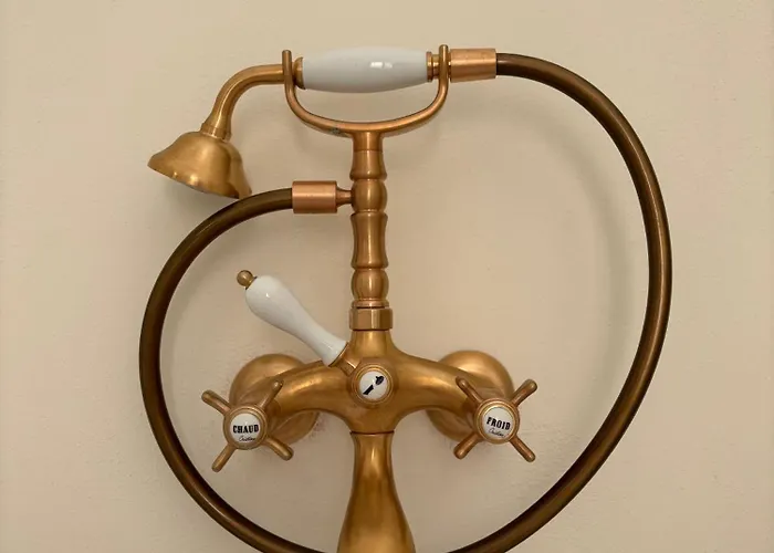 Alora Boutique 3* לצ'ה